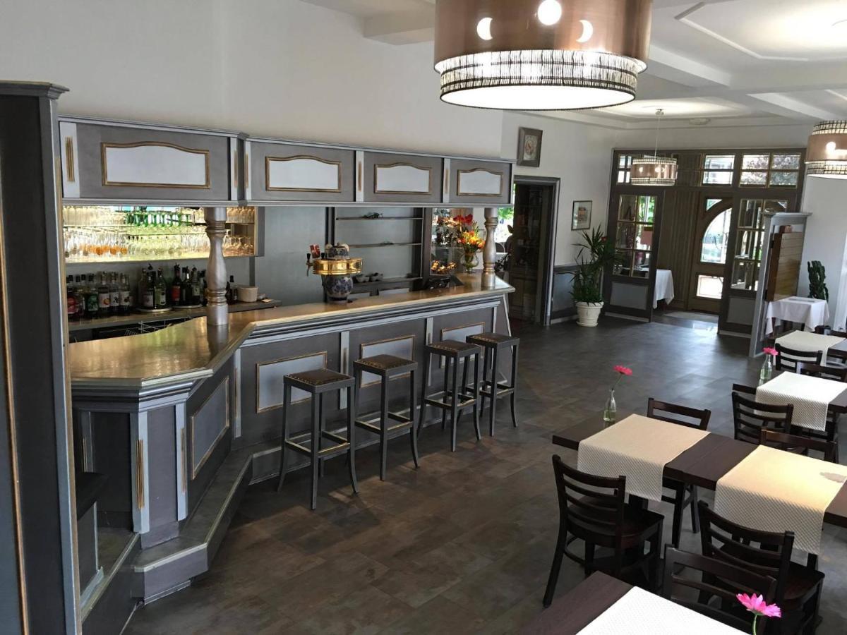 Hotel Restaurant Le Bristol Niederbronn-les-Bains Bagian luar foto