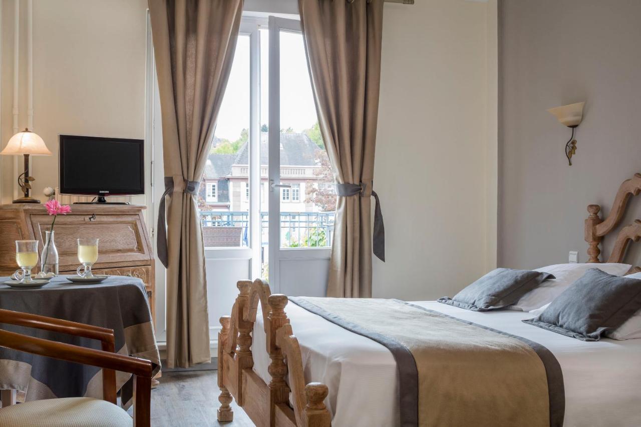 Hotel Restaurant Le Bristol Niederbronn-les-Bains Bagian luar foto