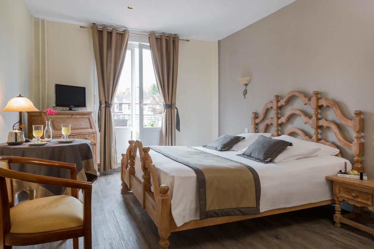 Hotel Restaurant Le Bristol Niederbronn-les-Bains Bagian luar foto