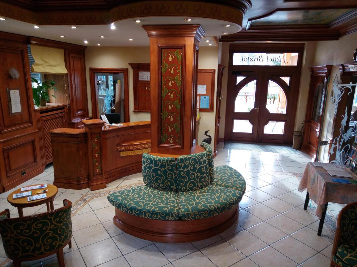 Hotel Restaurant Le Bristol Niederbronn-les-Bains Bagian luar foto